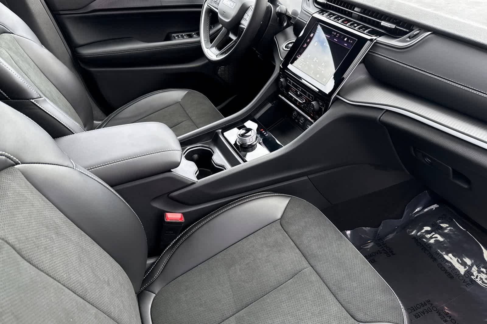 Thumbnail: 2025 Jeep Grand Cherokee - 18