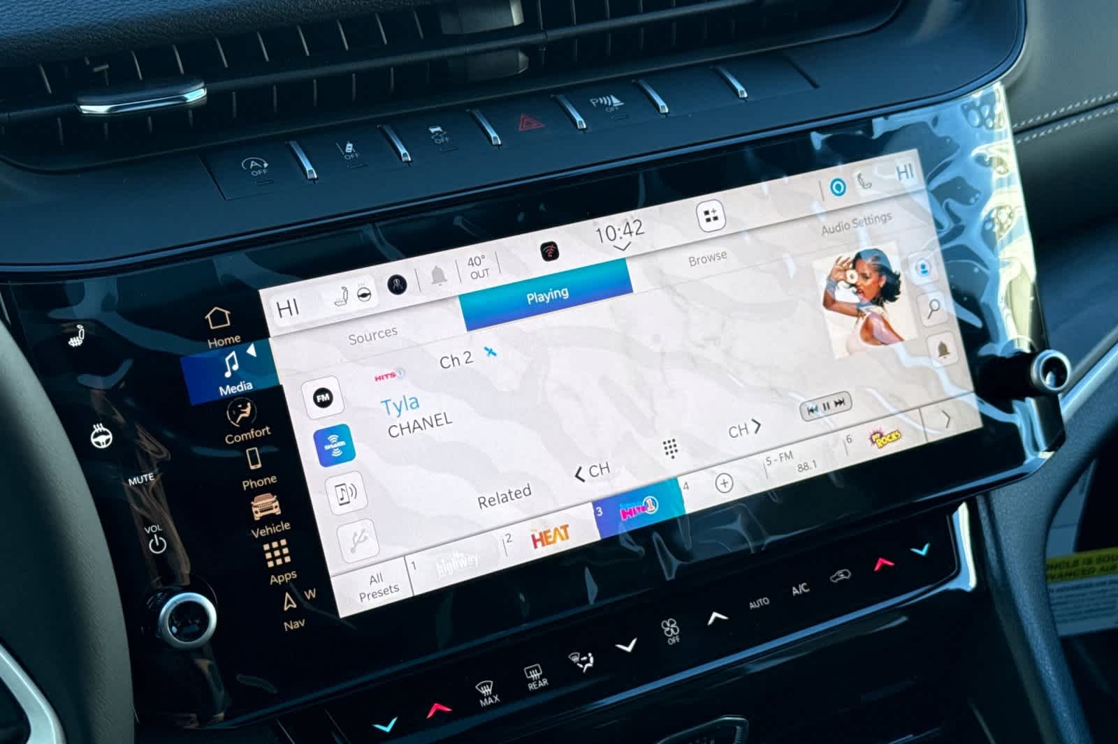 Thumbnail: 2026 Jeep Grand Cherokee - 20