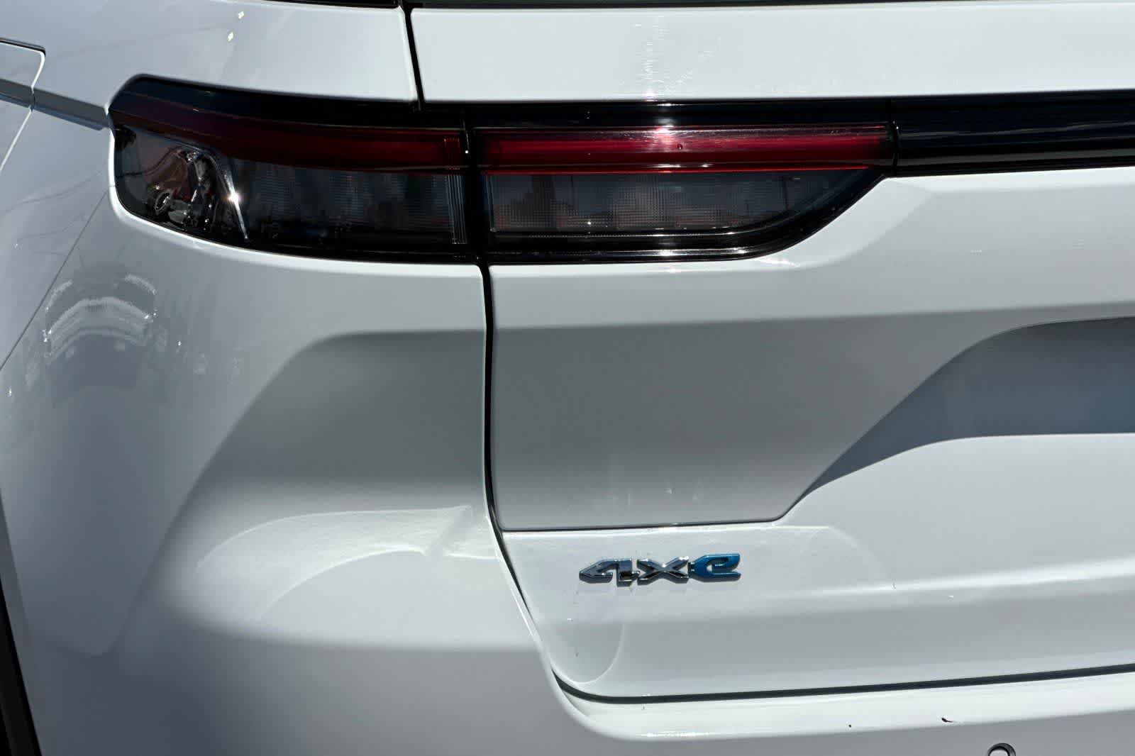 Thumbnail: 2022 Jeep Grand Cherokee - 32