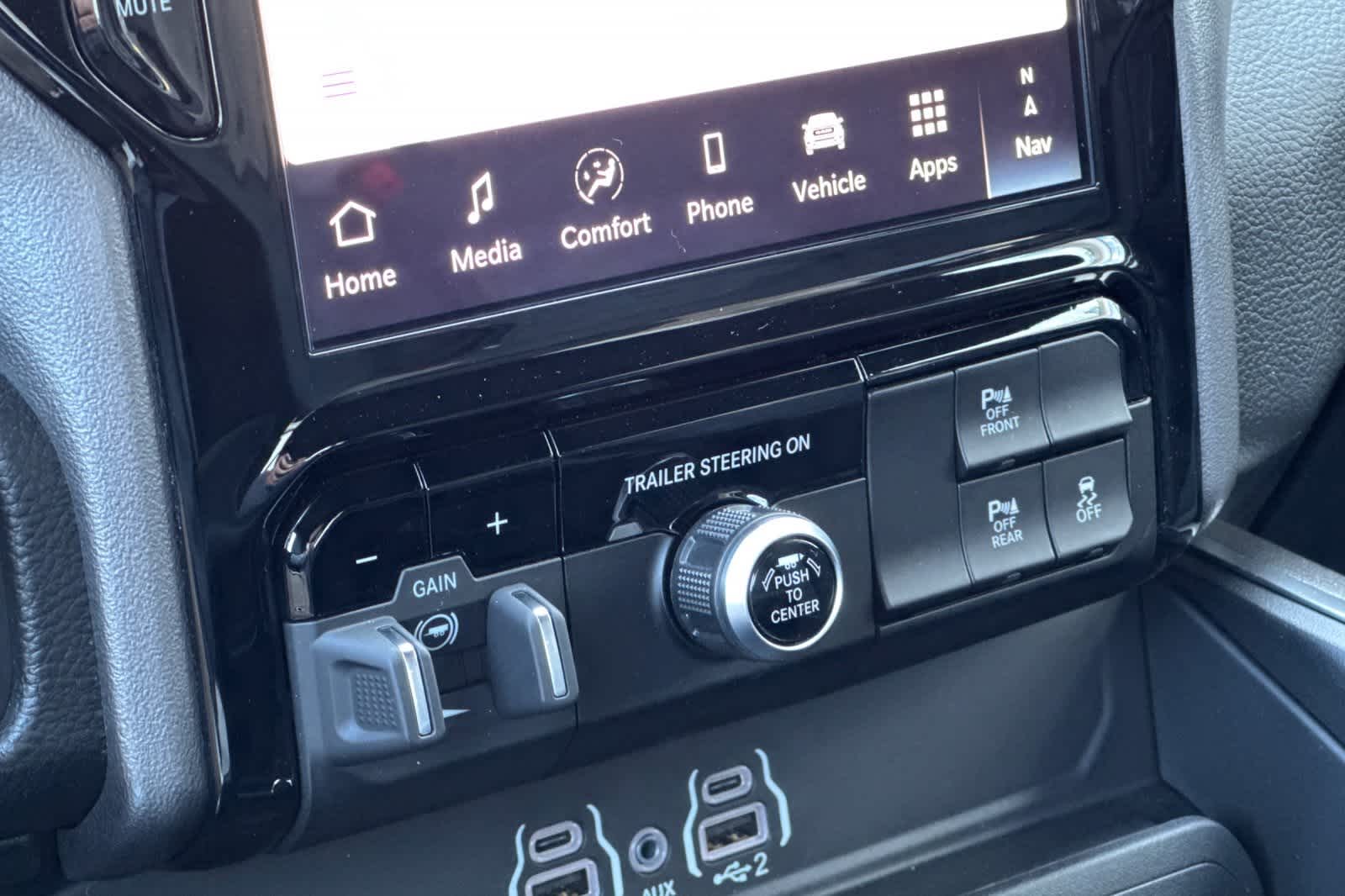 Thumbnail: 2025 RAM 1500 - 22