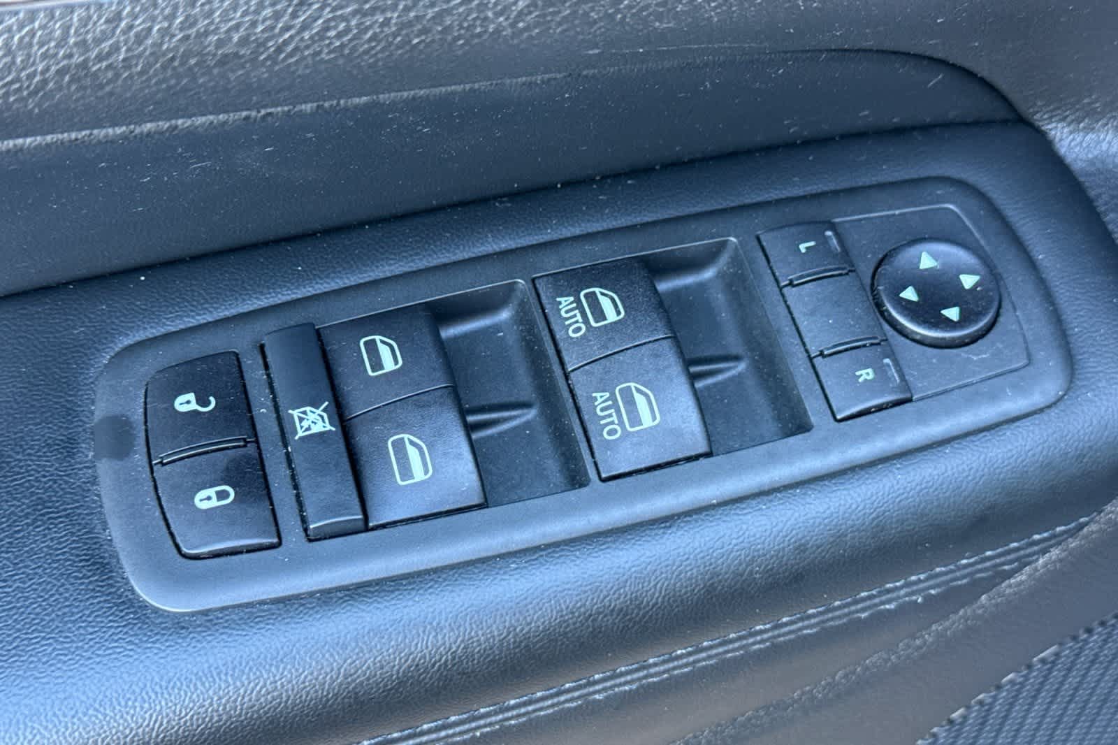 Thumbnail: 2020 Jeep Grand Cherokee - 13