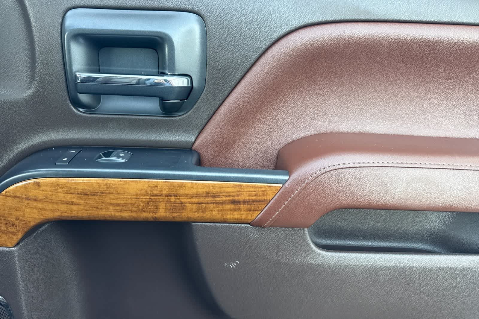 Thumbnail: 2018 Chevrolet Silverado 3500 - 17