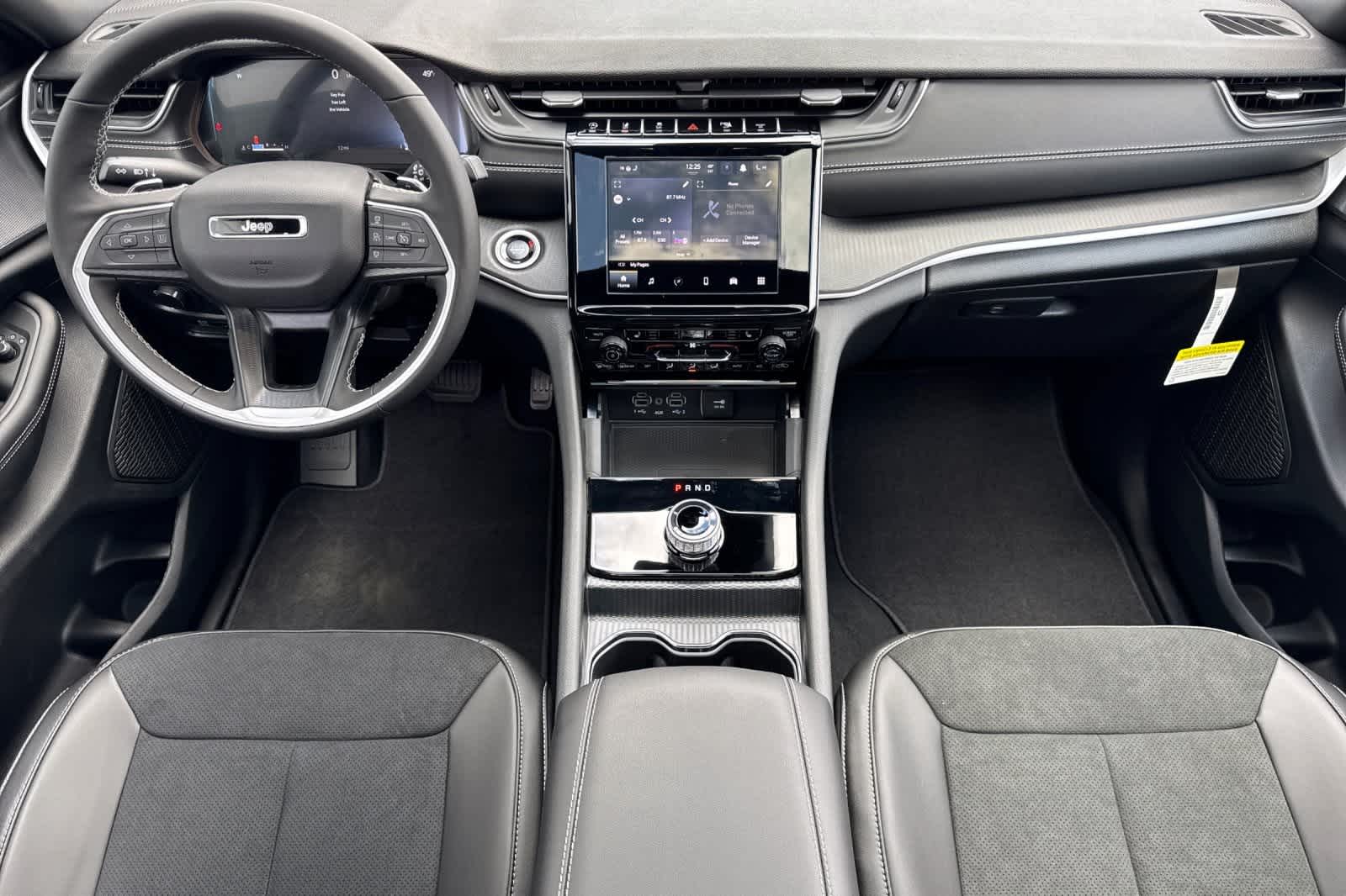 Thumbnail: 2025 Jeep Grand Cherokee - 3