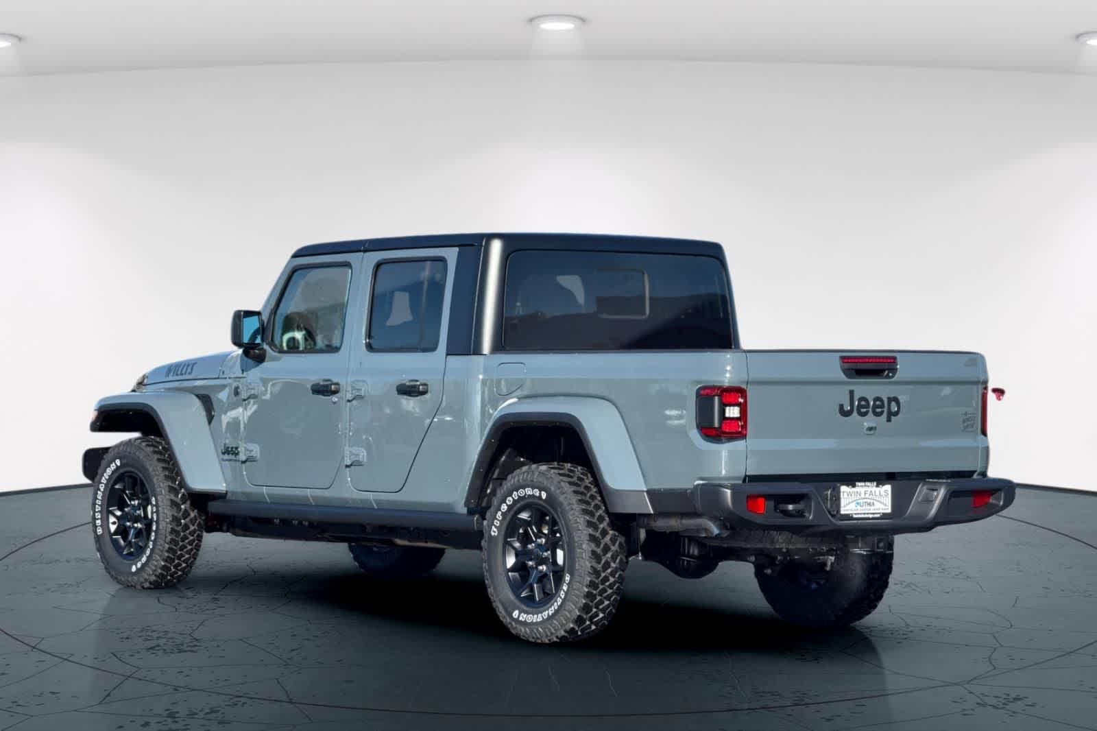 Thumbnail: 2026 Jeep Gladiator - 8