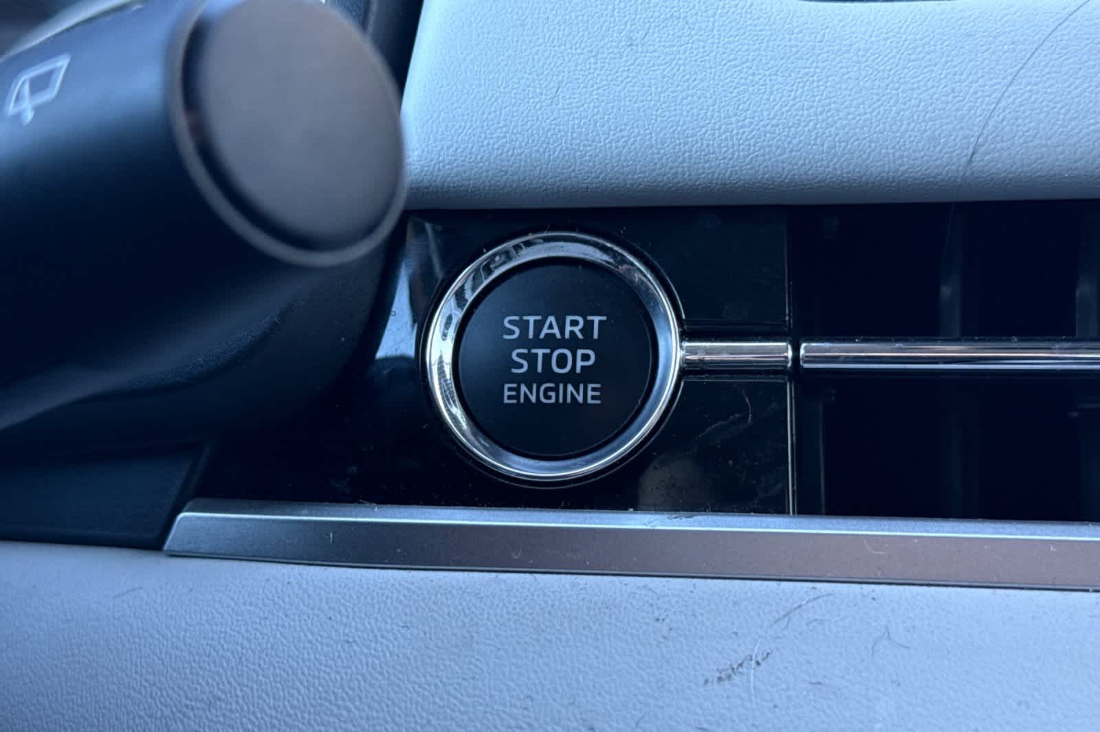 Thumbnail: 2025 Mitsubishi Outlander - 25