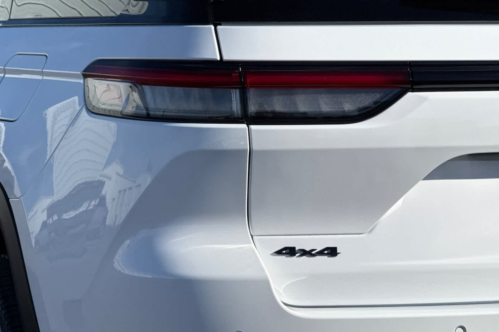 Thumbnail: 2025 Jeep Grand Cherokee - 31