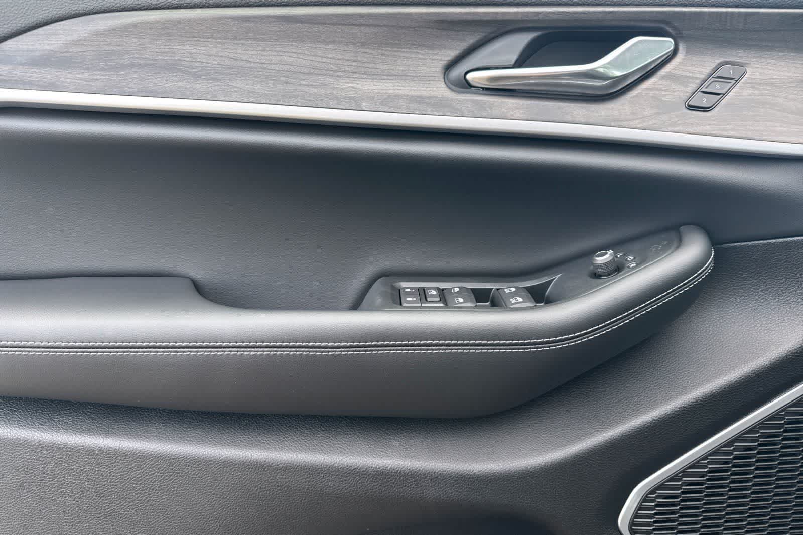 Thumbnail: 2026 Jeep Grand Cherokee - 12