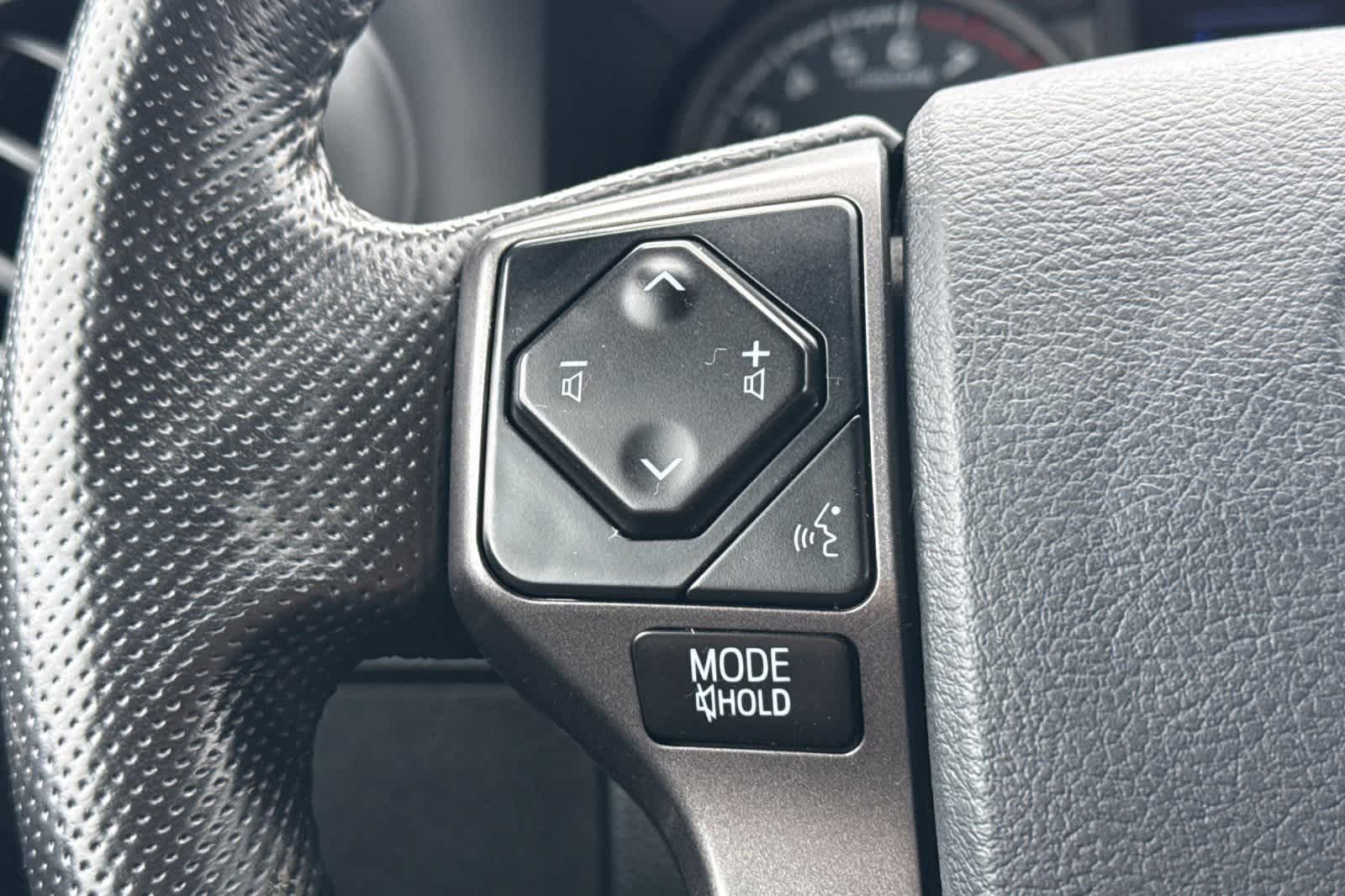 Thumbnail: 2020 Toyota Tacoma - 24