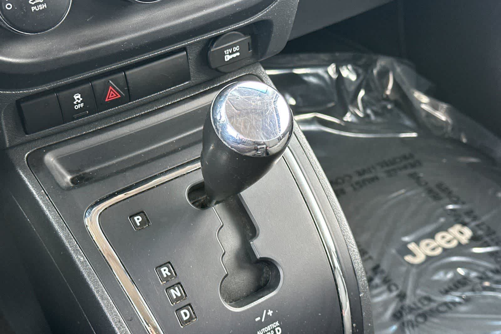 Thumbnail: 2016 Jeep Patriot - 21