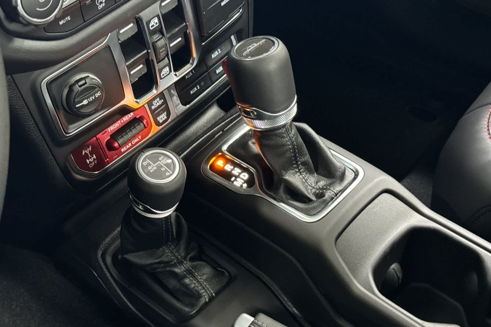 Thumbnail: 2025 Jeep Gladiator - 23