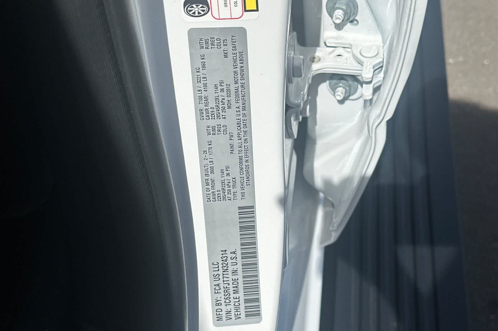 Thumbnail: 2026 RAM 1500 - 32