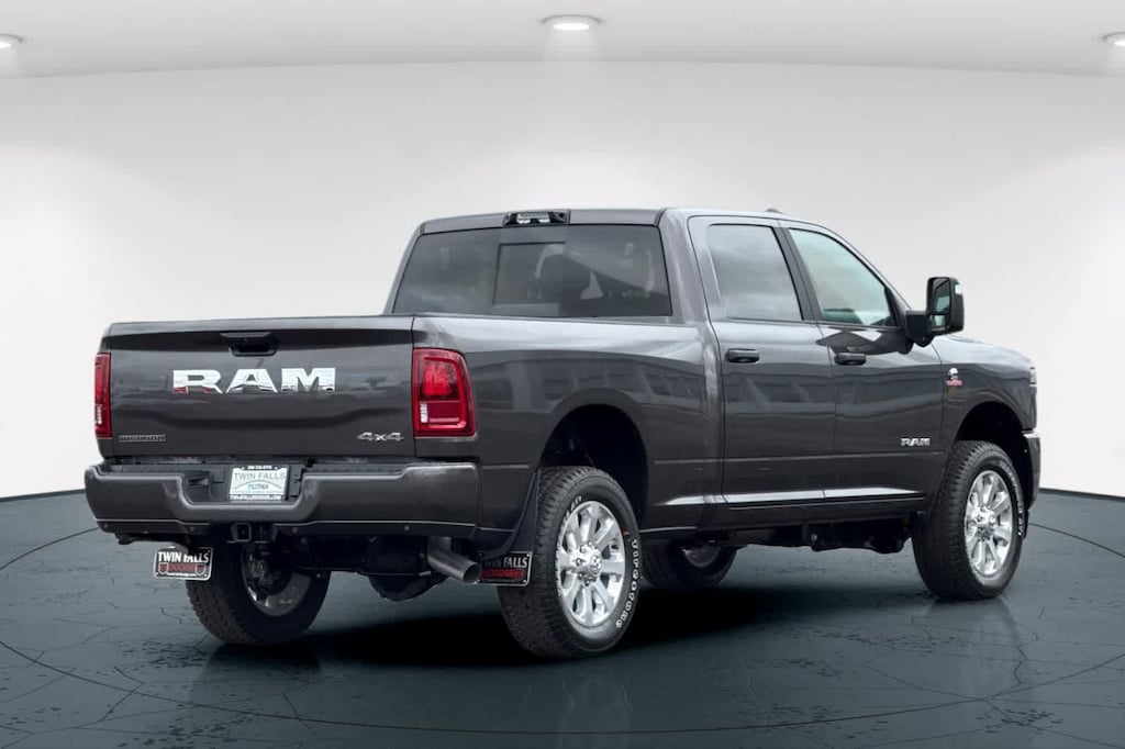 New 2026 Ram 2500 BIG HORN CREW CAB 4X4 6'4 BOX Pickup