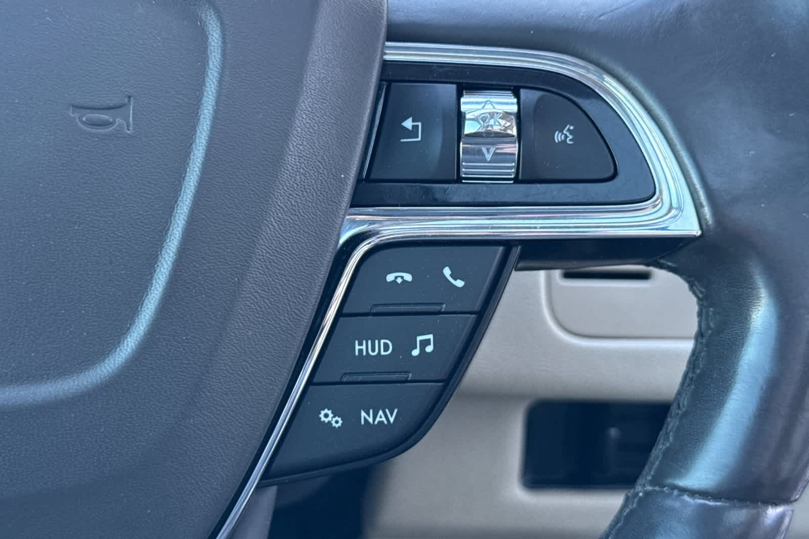 Thumbnail: 2019 Lincoln Navigator L - 30