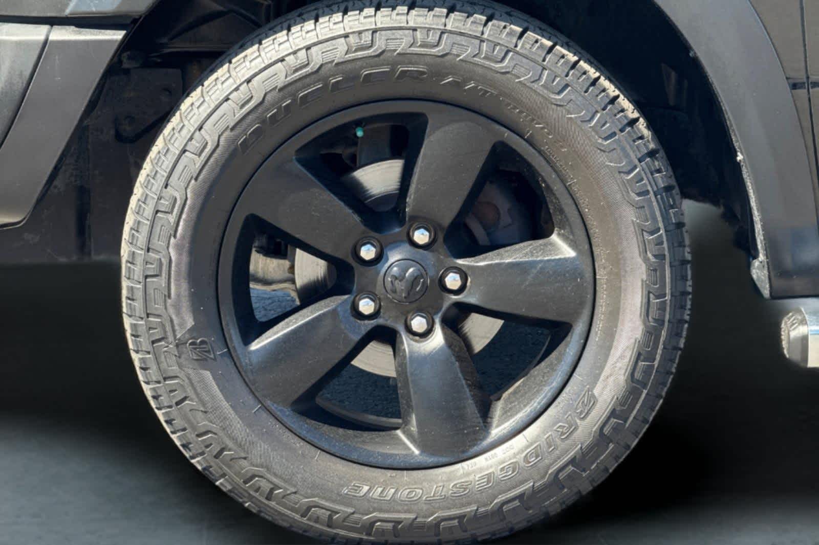 Thumbnail: 2019 RAM 1500 Classic - 27