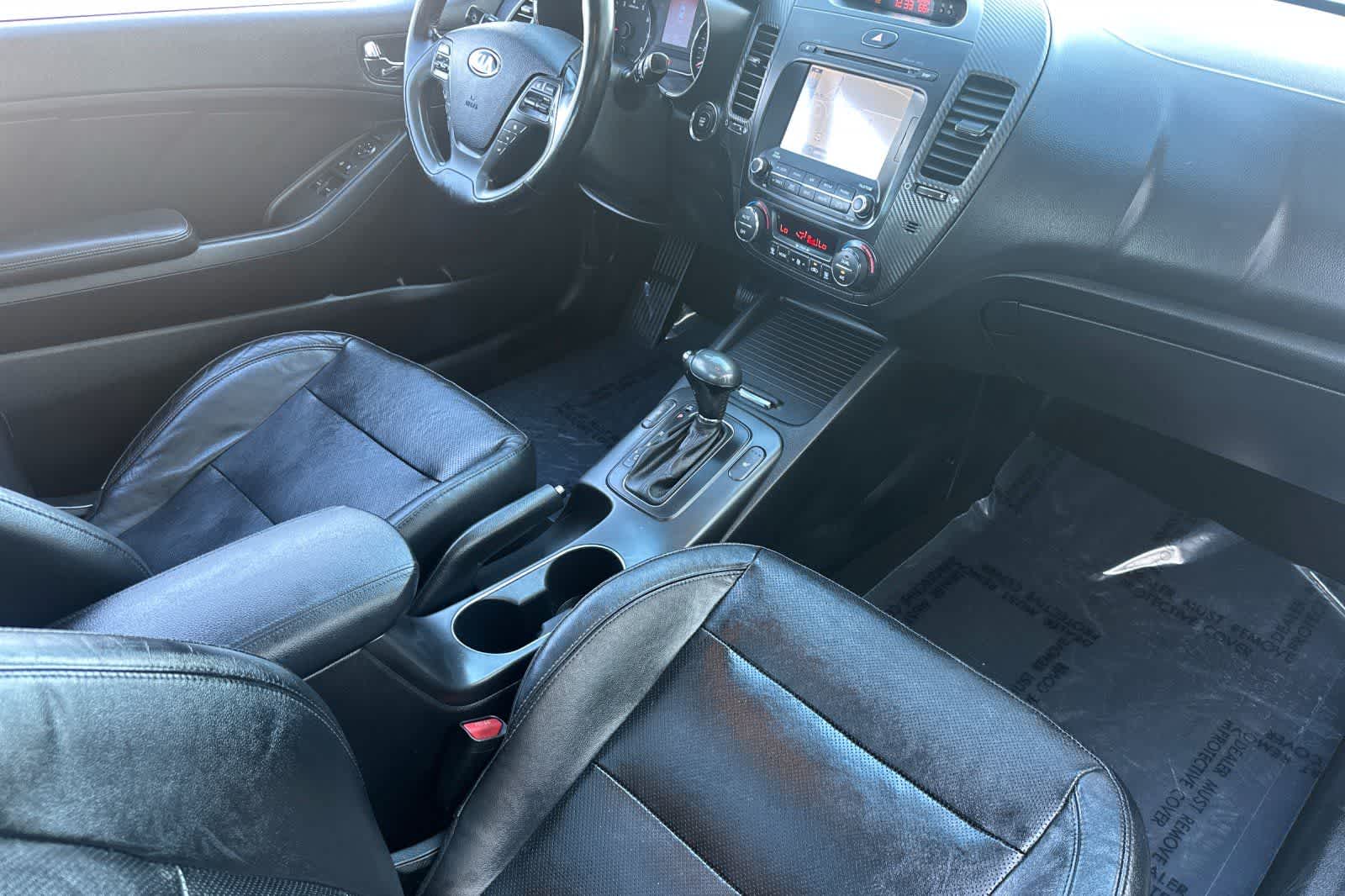 Thumbnail: 2016 Kia Forte - 16