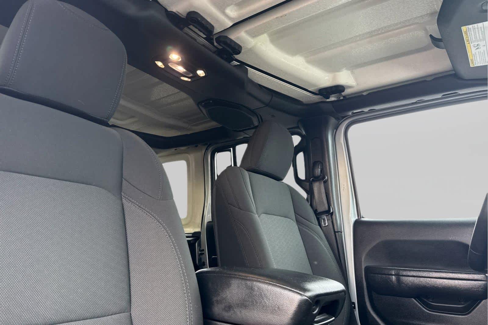 Thumbnail: 2022 Jeep Wrangler - 18