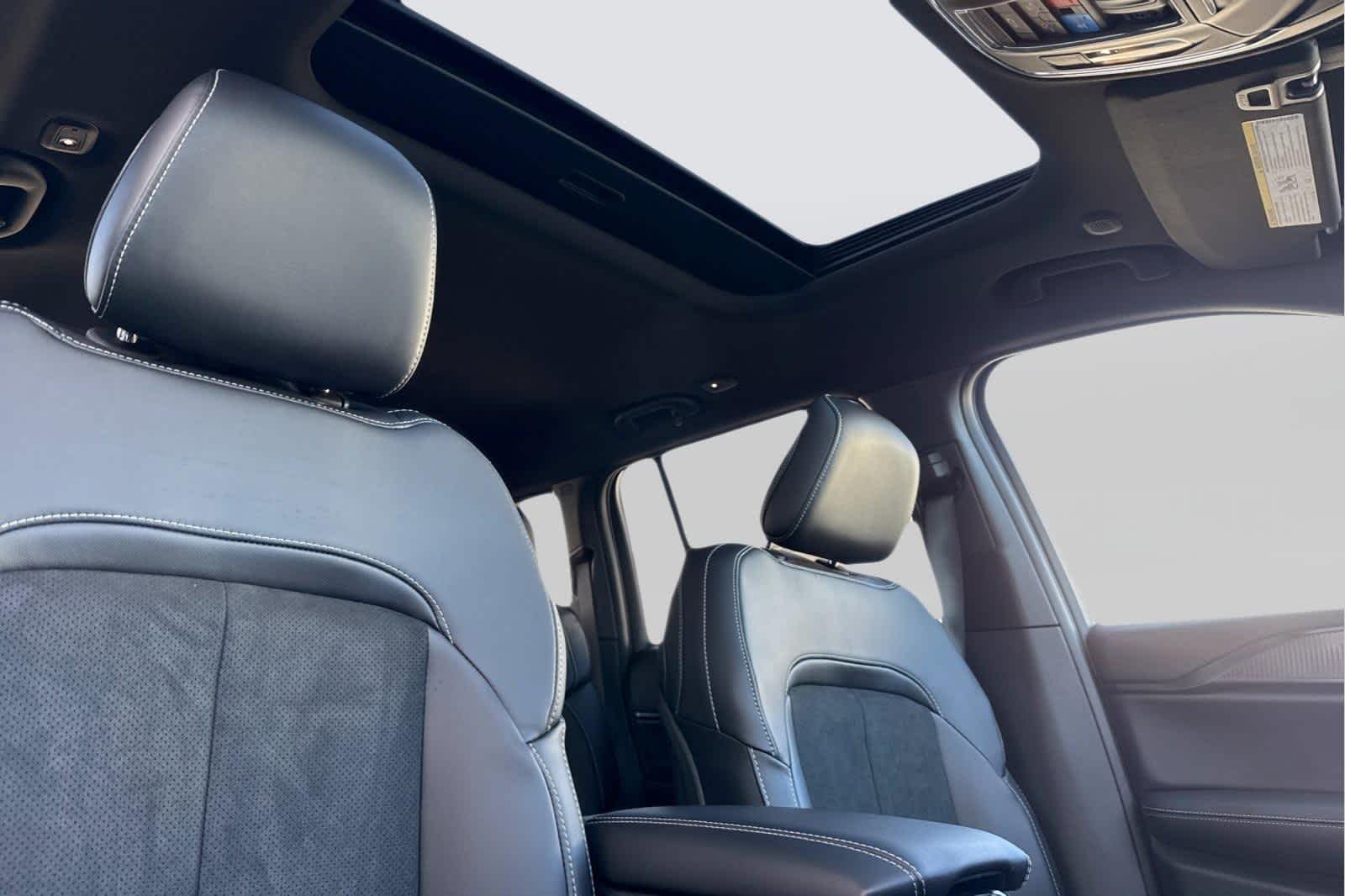 Thumbnail: 2025 Jeep Grand Cherokee - 18