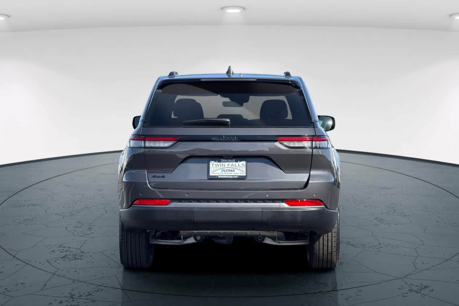 Thumbnail: 2026 Jeep Grand Cherokee - 7