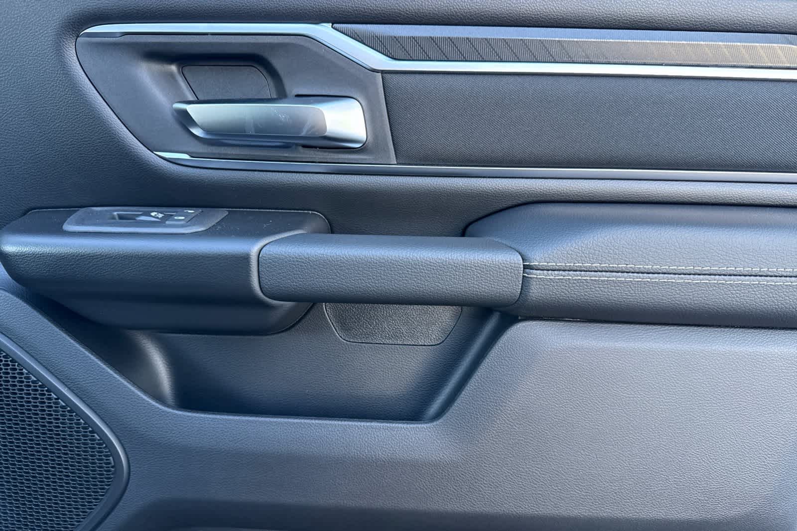 Thumbnail: 2026 RAM 1500 - 18