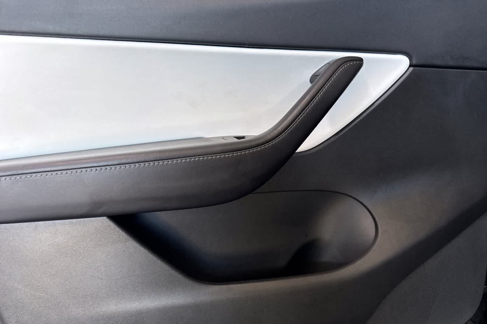 Thumbnail: 2022 Tesla Model Y - 12