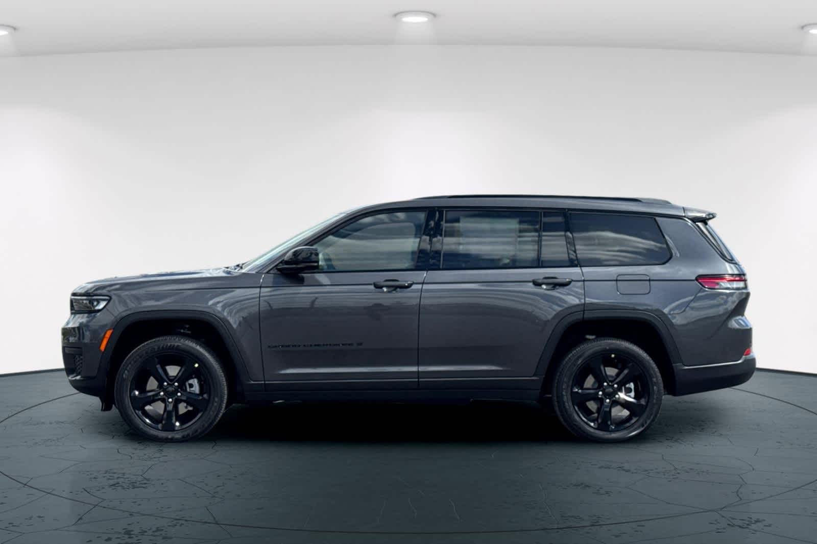 Thumbnail: 2025 Jeep Grand Cherokee - 9
