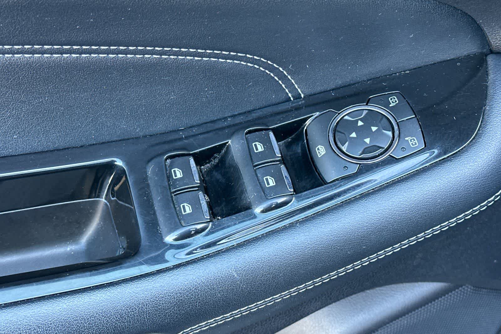 Thumbnail: 2019 Ford Edge - 13