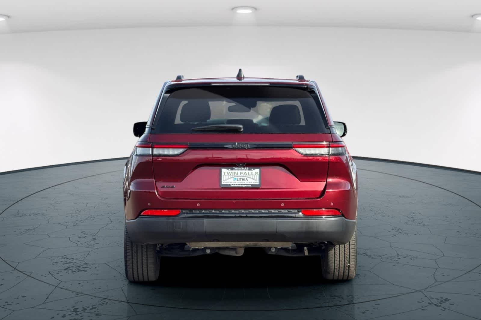 Thumbnail: 2023 Jeep Grand Cherokee - 7