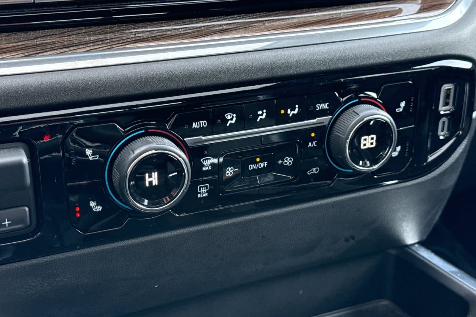 Thumbnail: 2023 Chevrolet Silverado 1500 - 21