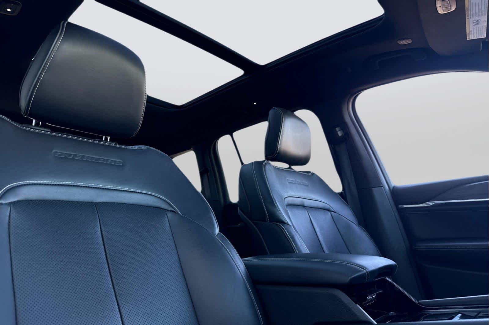 Thumbnail: 2023 Jeep Grand Cherokee - 18