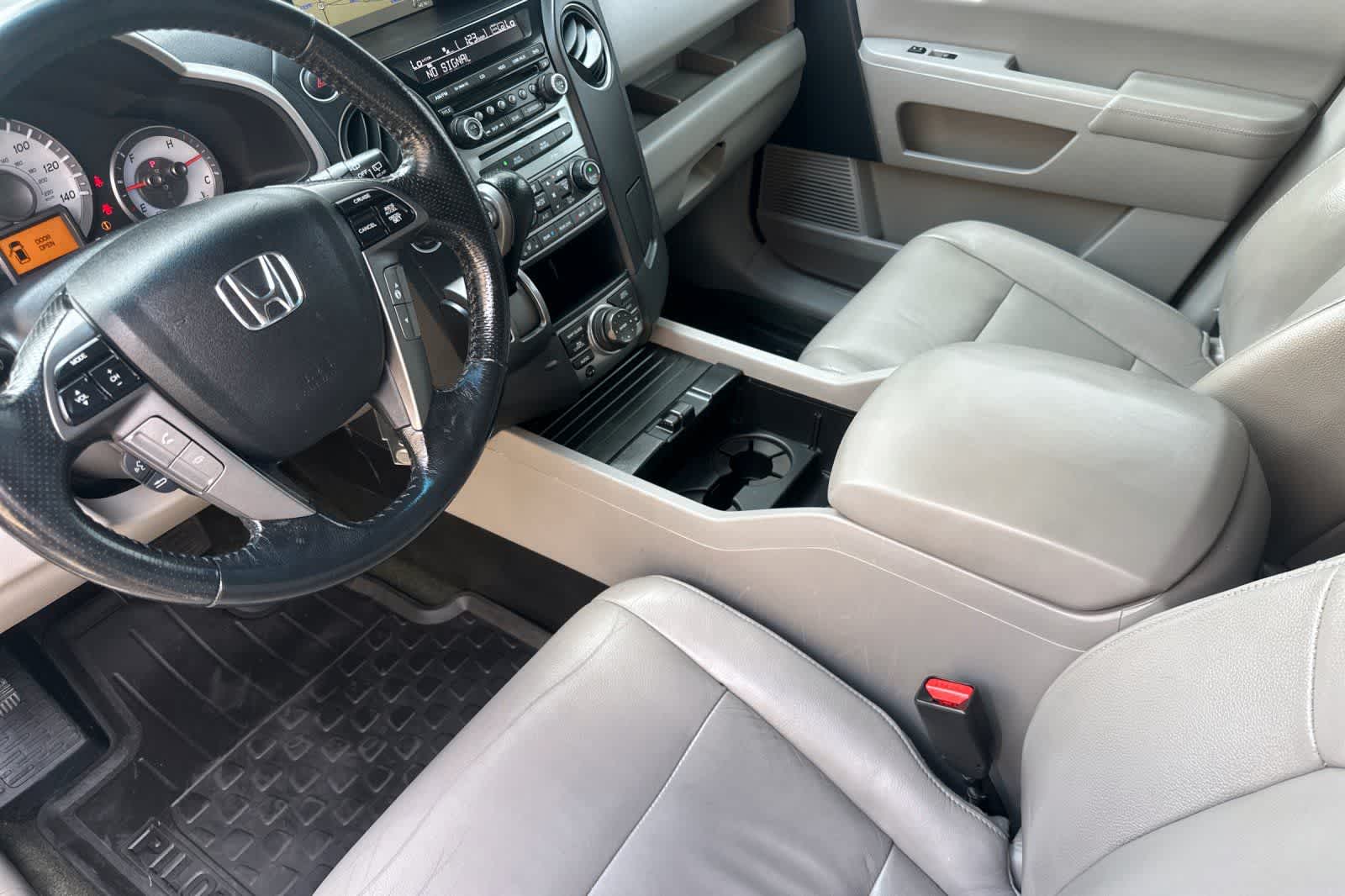 Thumbnail: 2015 Honda Pilot - 11