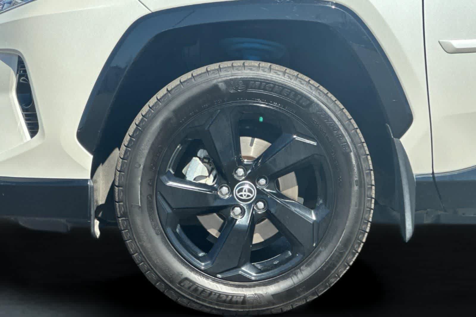 Thumbnail: 2021 Toyota RAV4 - 31