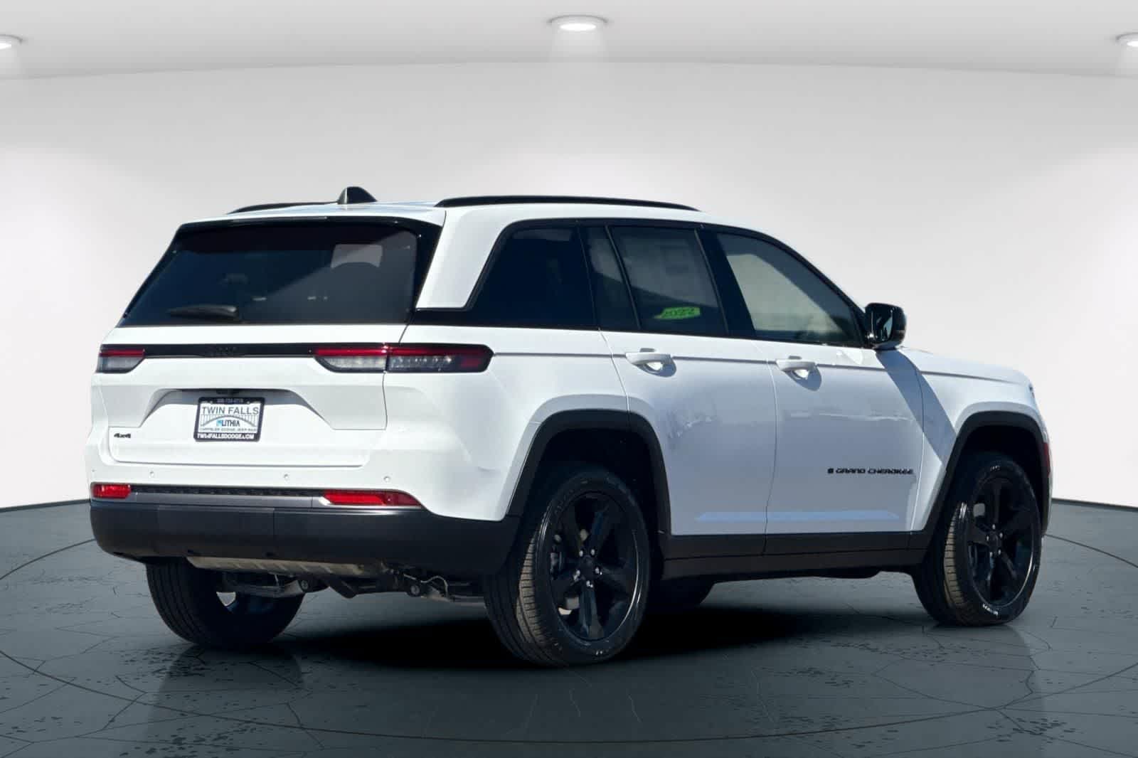 Thumbnail: 2026 Jeep Grand Cherokee - 2