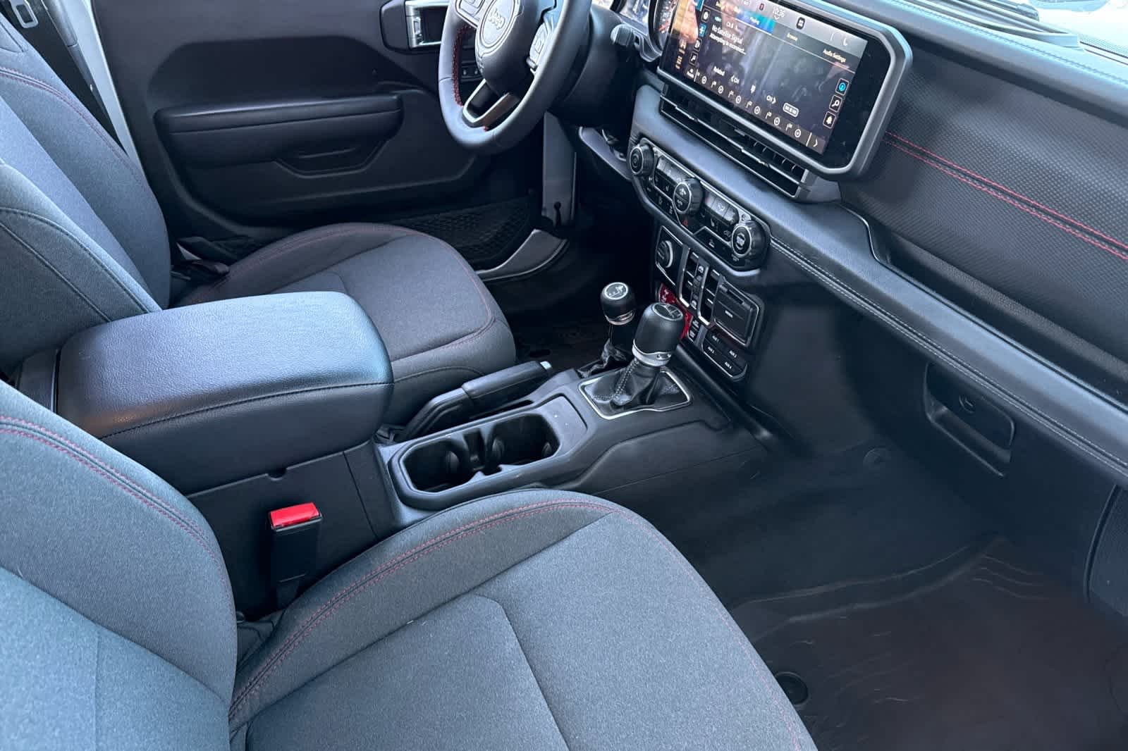 Thumbnail: 2024 Jeep Gladiator - 16