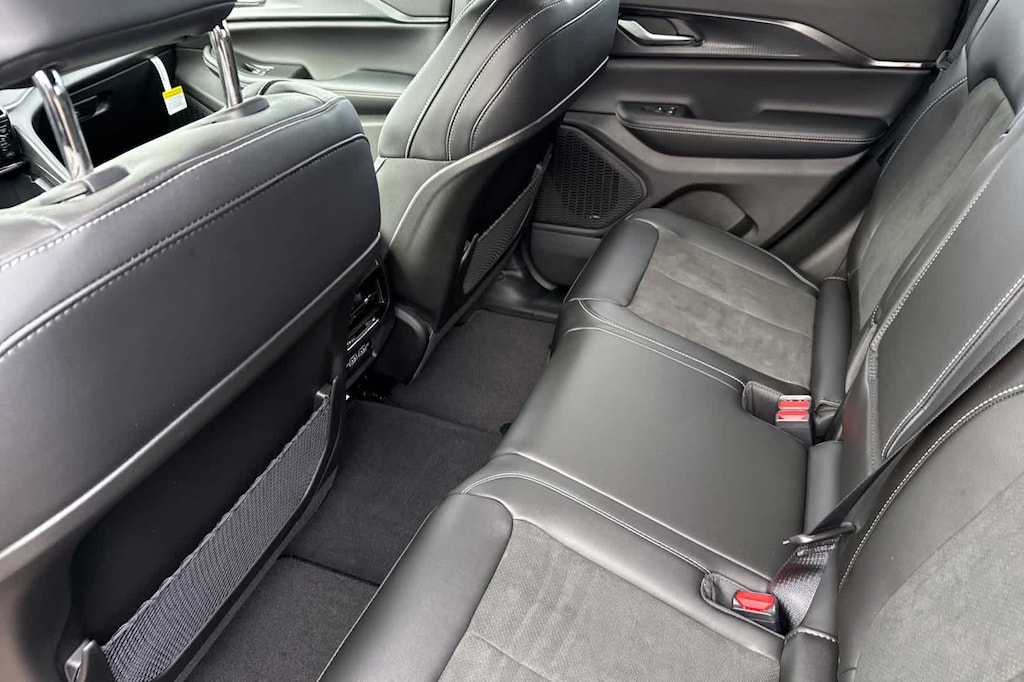 New 2025 Jeep Grand Cherokee ALTITUDE 4X4 Sport Utility