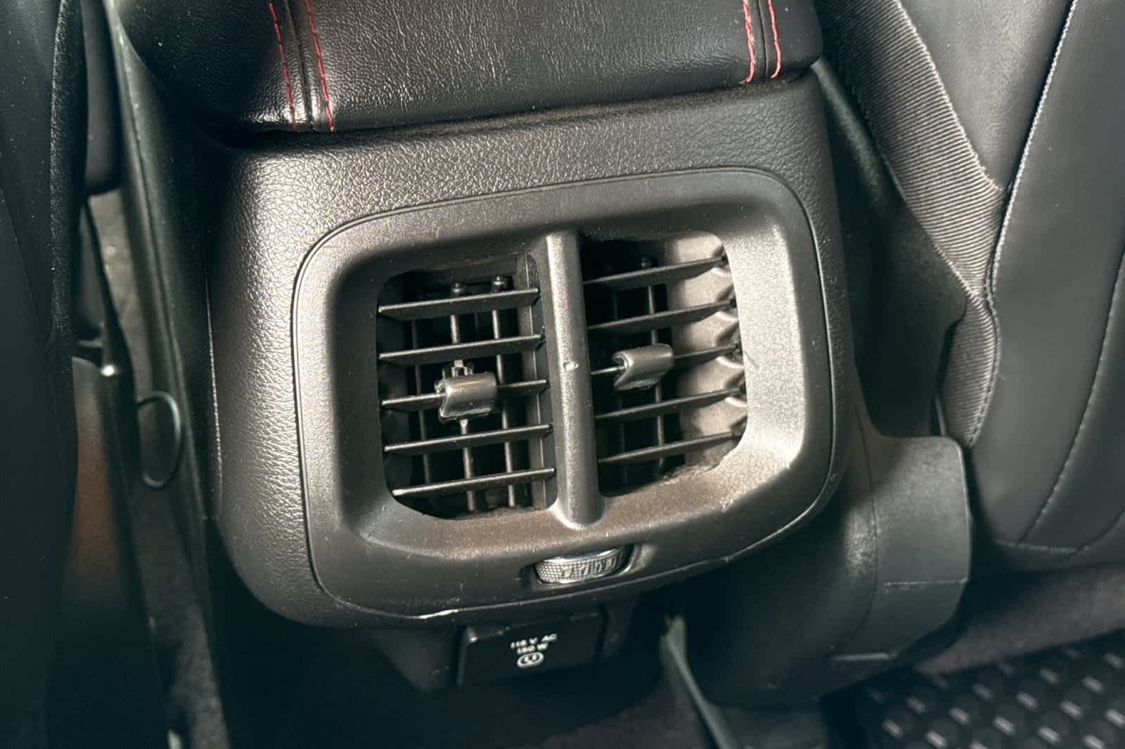 Thumbnail: 2018 Jeep Cherokee - 15