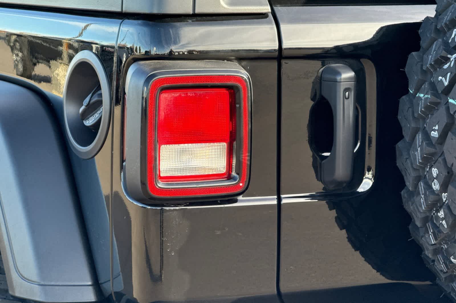 Thumbnail: 2023 Jeep Wrangler - 31