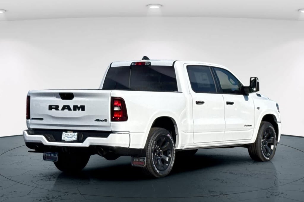 New 2026 Ram 1500 BIG HORN CREW CAB 4X4 5'7 BOX Pickup