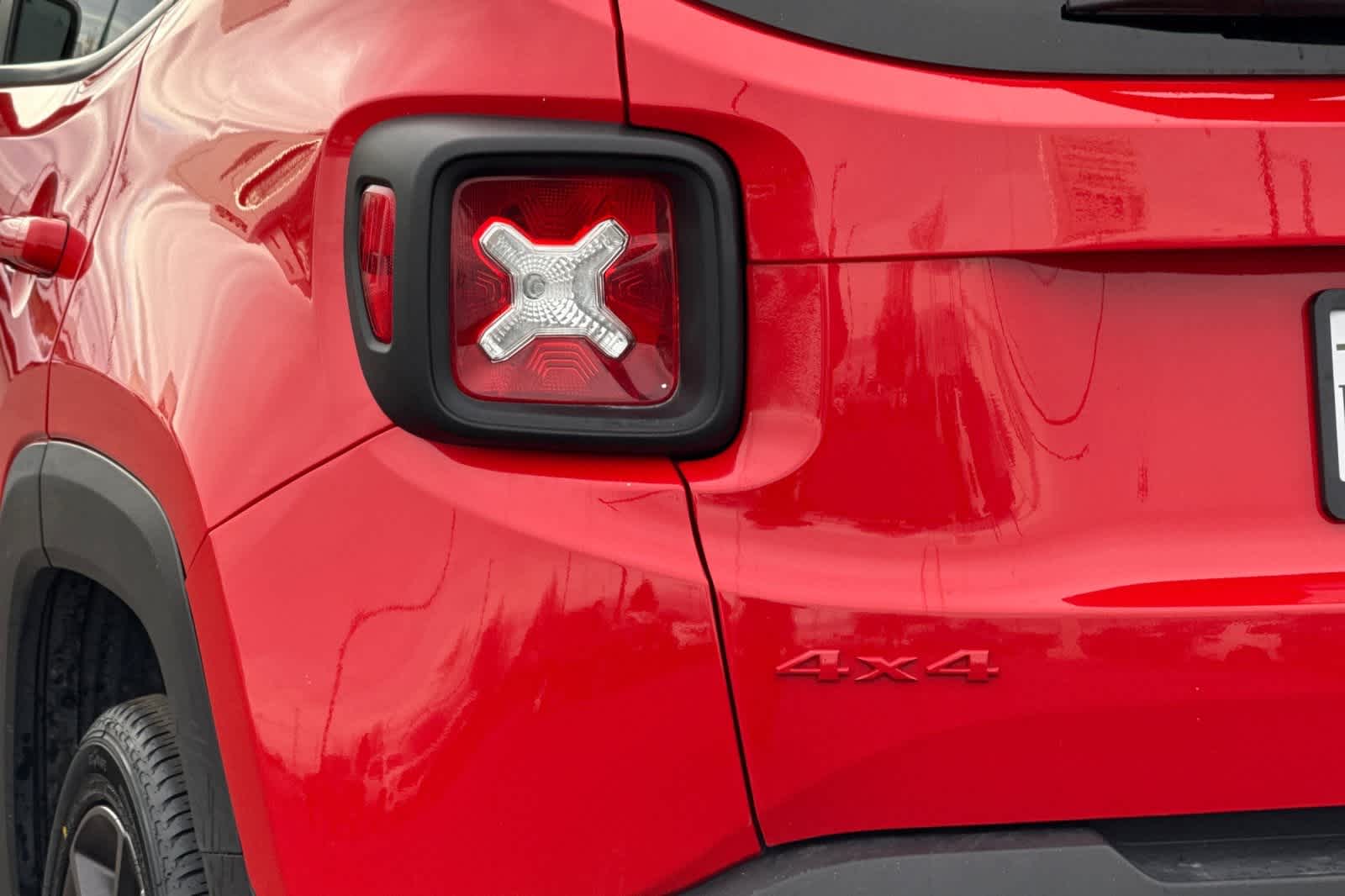 Thumbnail: 2022 Jeep Renegade - 31