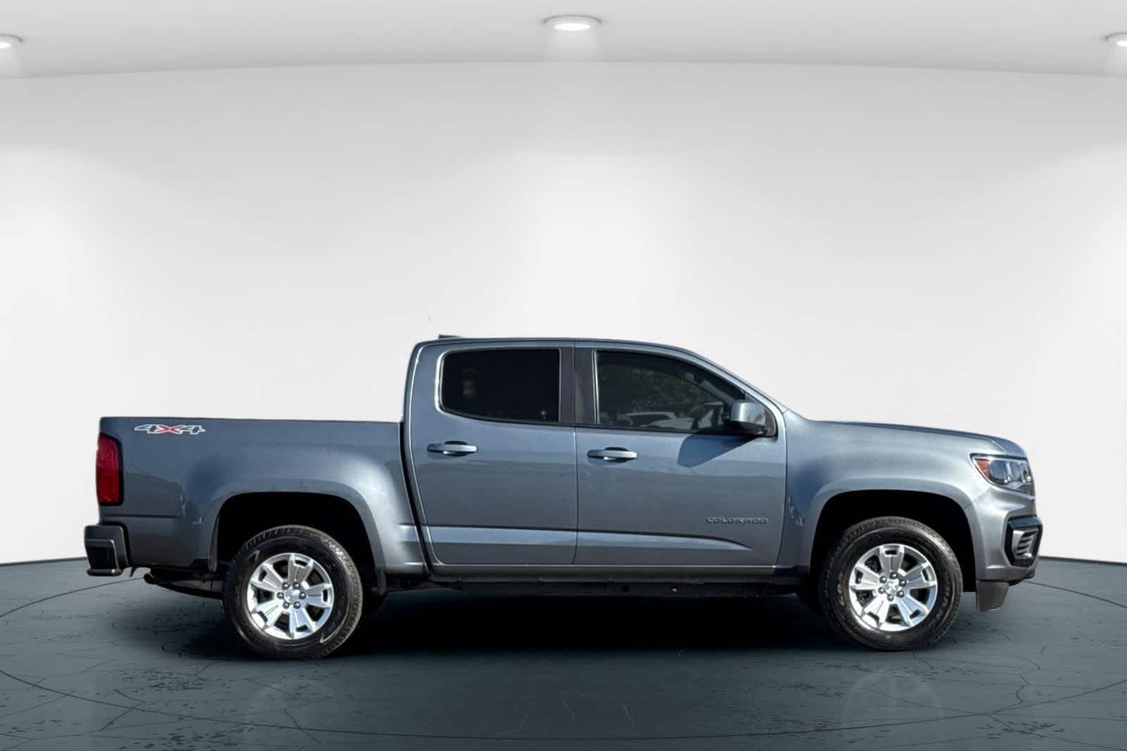 Thumbnail: 2022 Chevrolet Colorado - 6