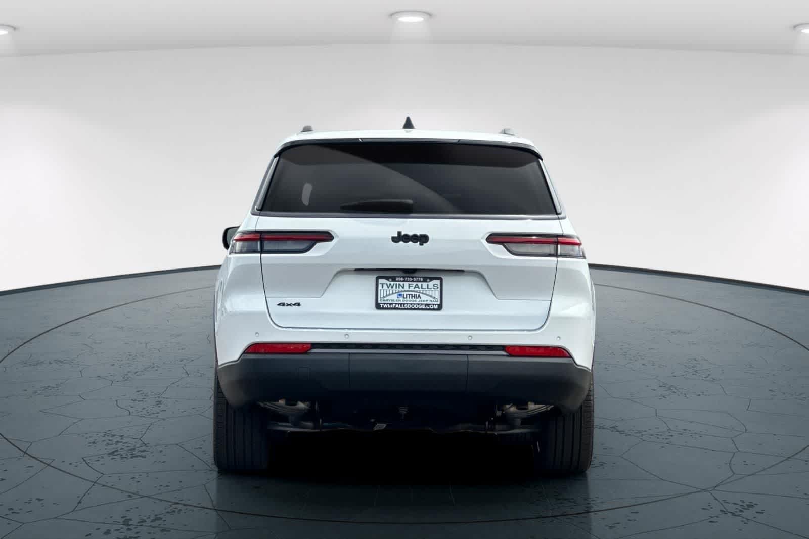 Thumbnail: 2026 Jeep Grand Cherokee - 7
