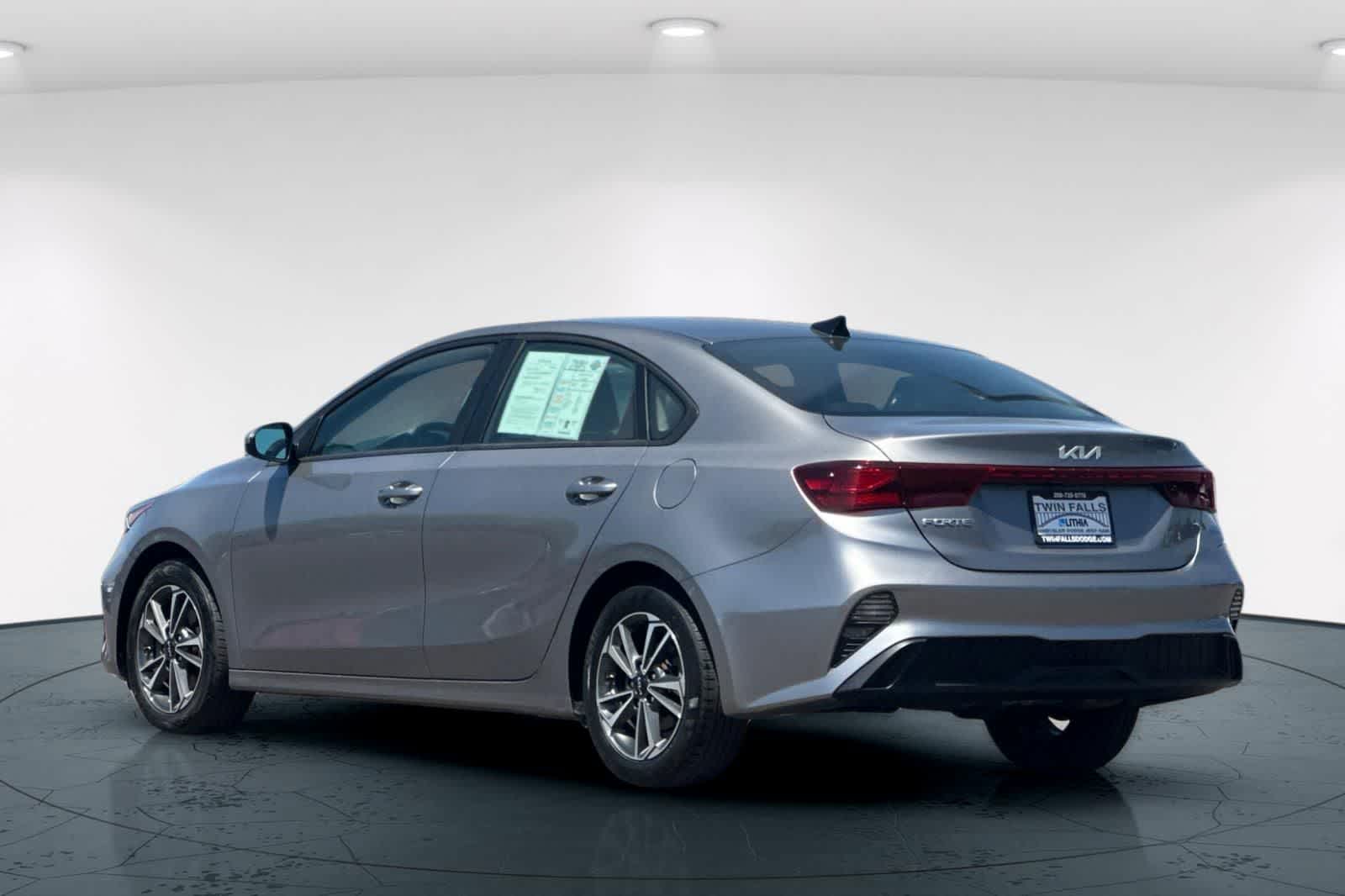 Thumbnail: 2023 Kia Forte - 8