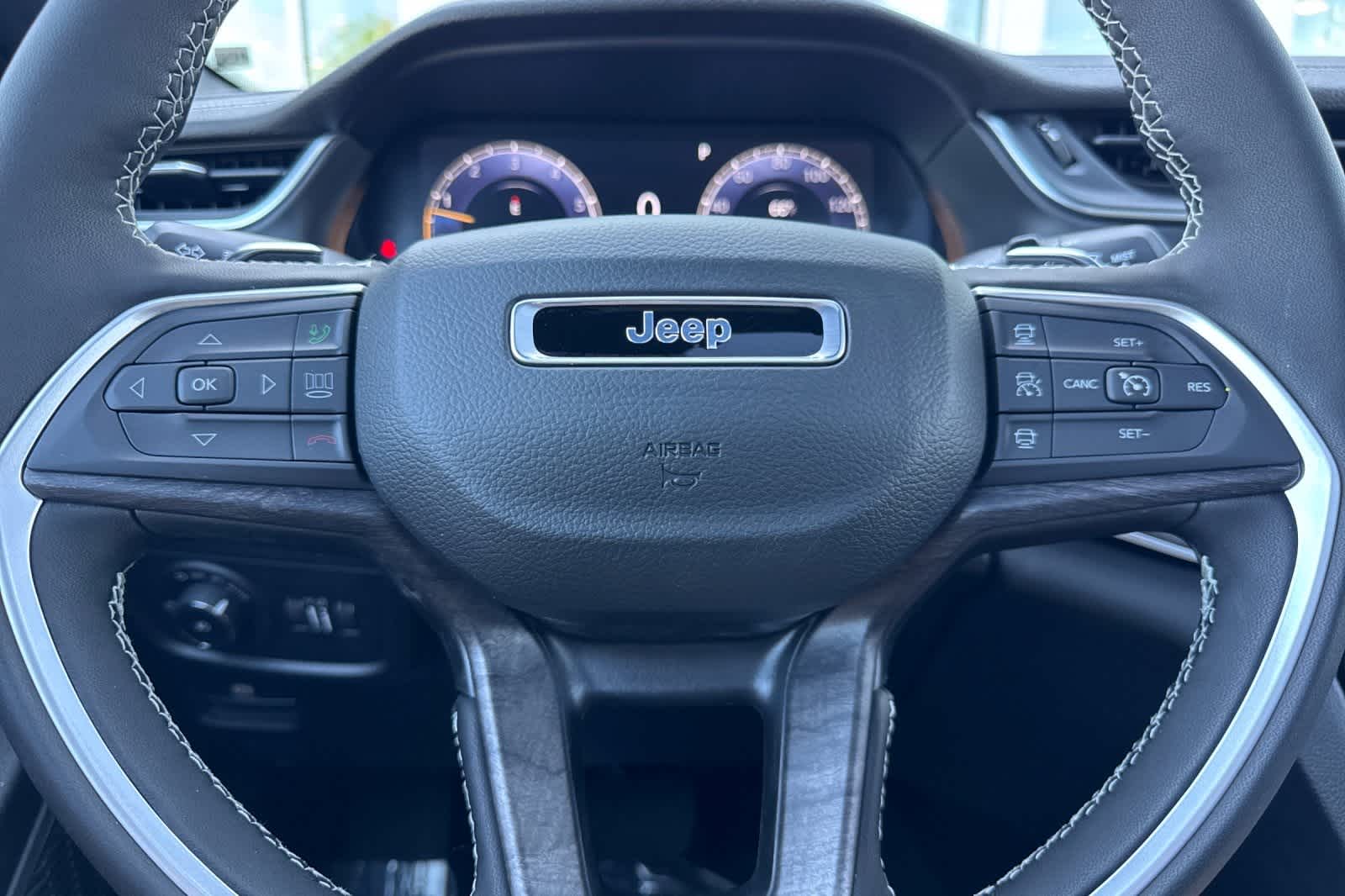 Thumbnail: 2025 Jeep Grand Cherokee - 26