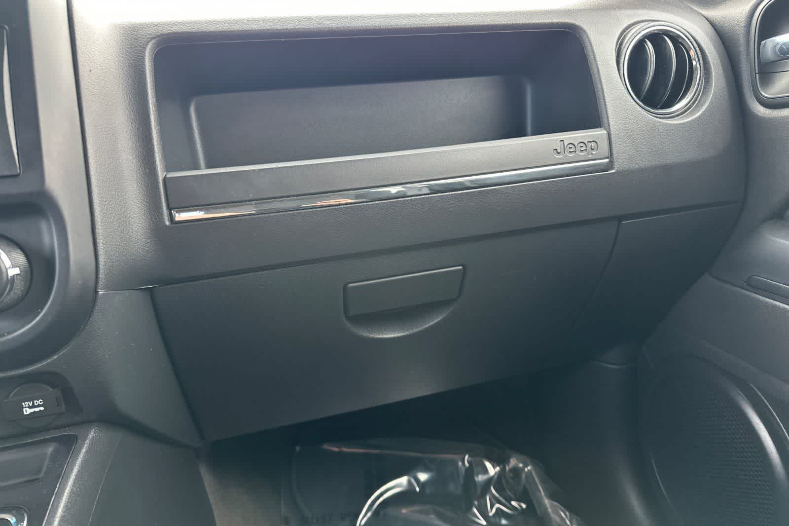 Thumbnail: 2016 Jeep Patriot - 29