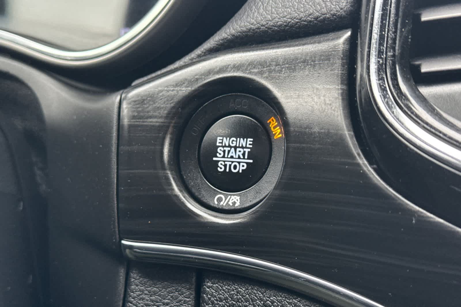 Thumbnail: 2019 Jeep Grand Cherokee - 25