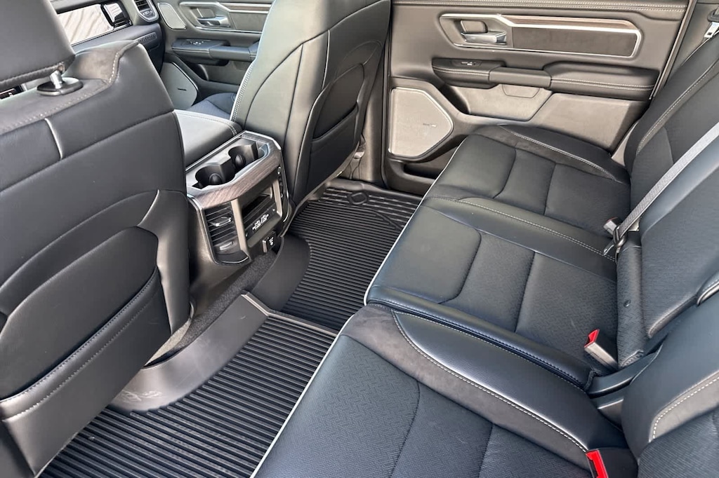 New 2026 Ram 1500 LARAMIE CREW CAB 4X4 5'7 BOX Pickup