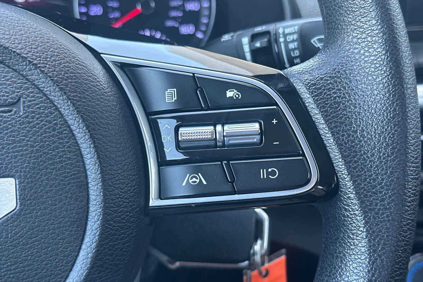 Thumbnail: 2023 Kia Forte - 24