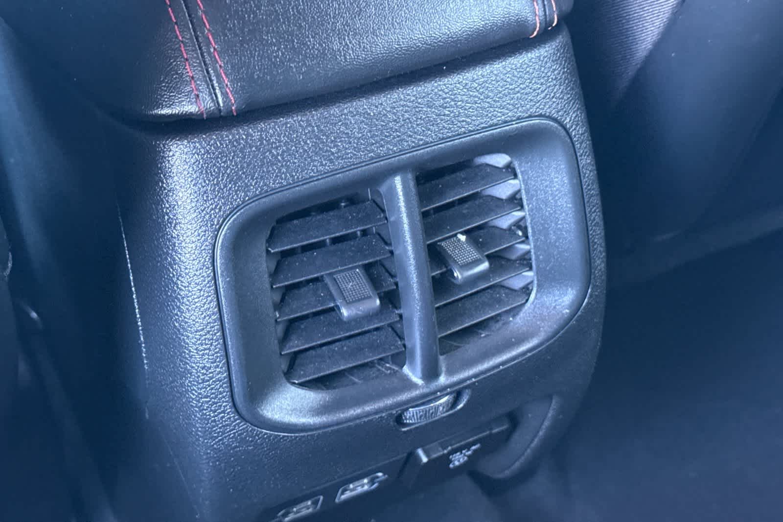 Thumbnail: 2022 Jeep Cherokee - 15