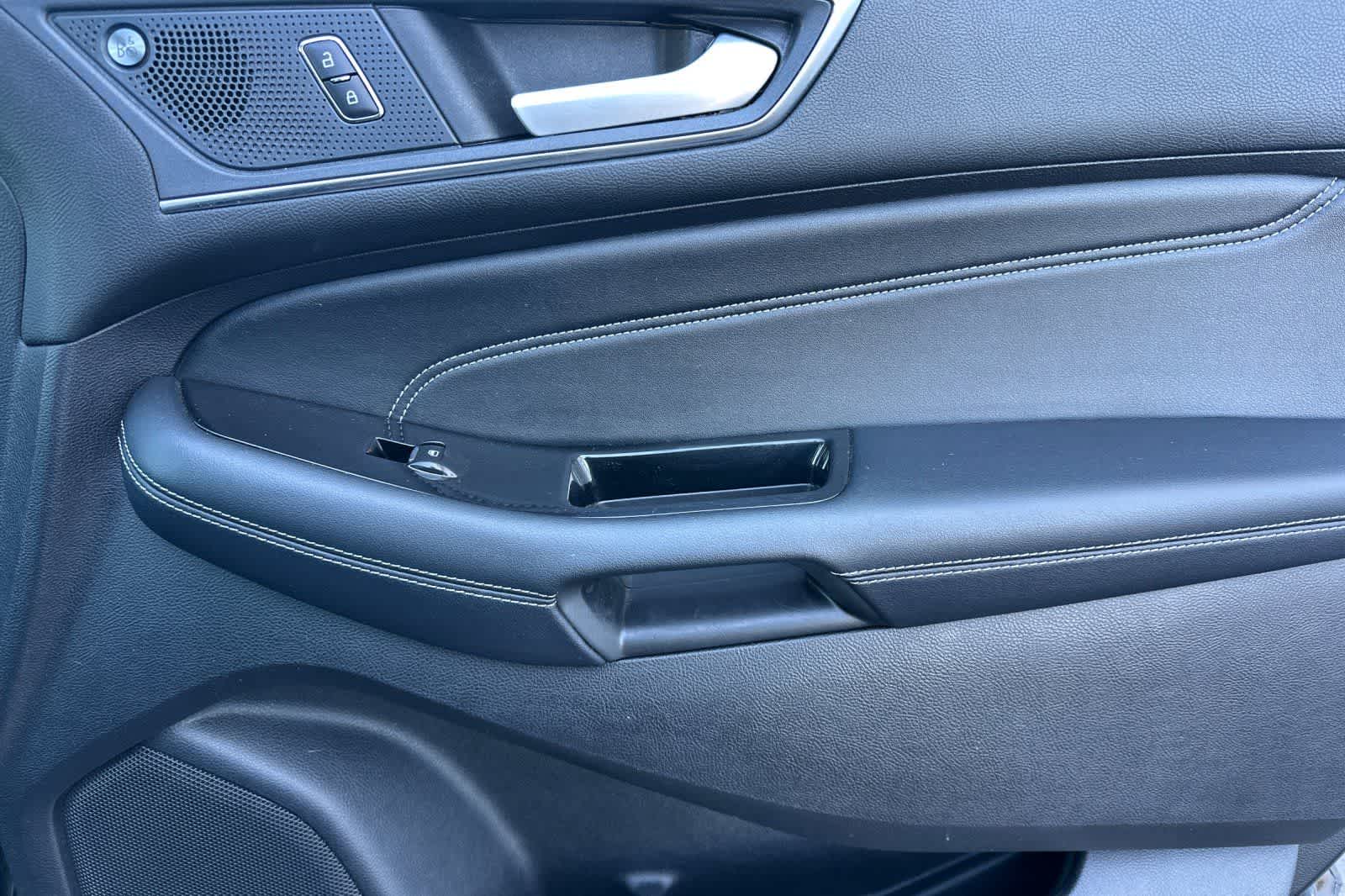 Thumbnail: 2019 Ford Edge - 19