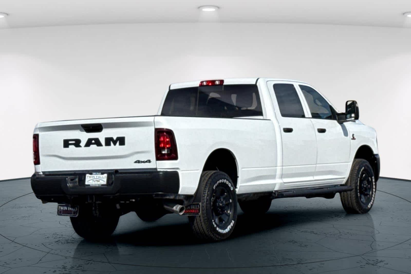 2026 Ram 3500 Tradesman photo 2