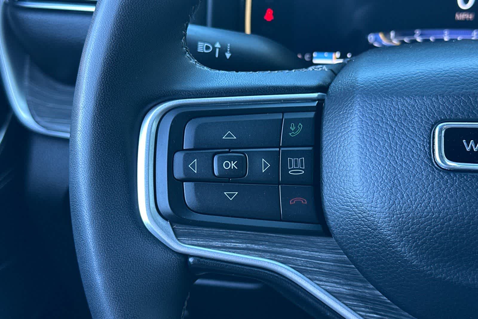 Thumbnail: 2023 Jeep Wagoneer - 28